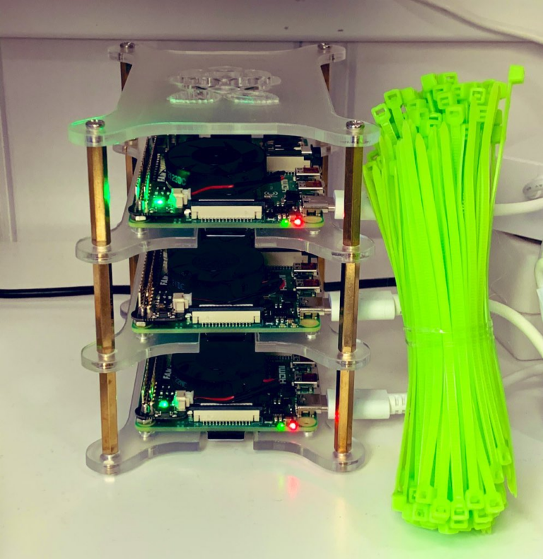 Assembling Raspberry Pi 4 Cluster